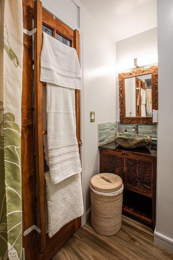 Breezy Beachfront Bali-Style Haven 180 Degree Oceanview Hau'ula Екстер'єр фото